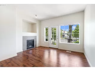 Photo #1: 24395321 Listing