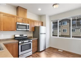 Photo #2: 24395321 Listing