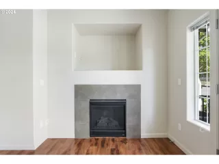 Photo #4: 24395321 Listing