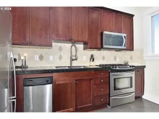 Photo #1: 24395537 Listing 