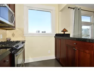 Photo #2: 24395537 Listing 