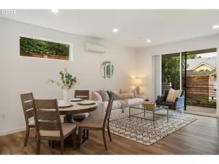 Photo #2: 24395671 Listing 