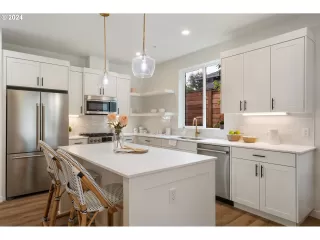 Photo #3: 24395671 Listing 