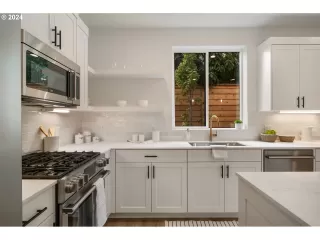 Photo #4: 24395671 Listing 