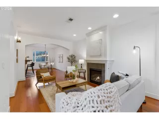 Photo #4: 24395808 Listing 