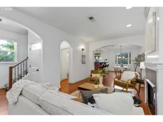 Photo #6: 24395808 Listing 