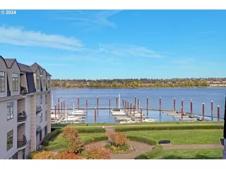 Photo #1: 24396031 Listing