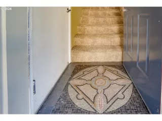 Photo #3: 24397079 Listing