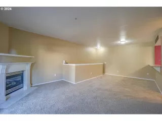 Photo #6: 24397079 Listing