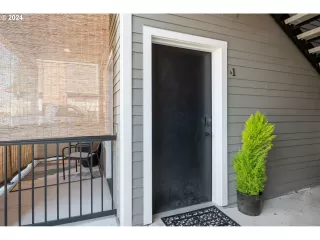 Photo #1: 24398145 Listing