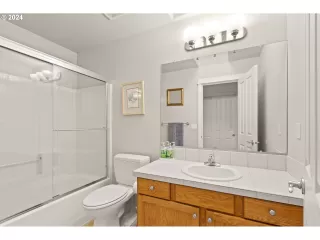 Photo #2: 24398627 Listing