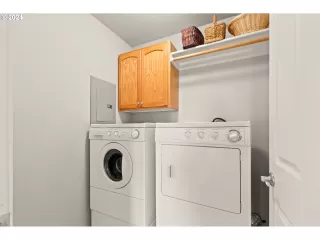 Photo #3: 24398627 Listing