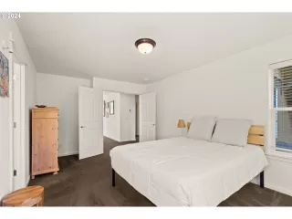 Photo #5: 24398627 Listing