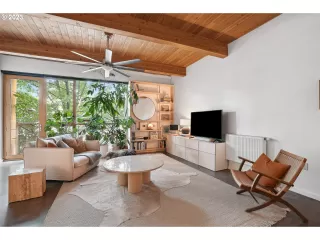 Photo #3: 24399770 Listing