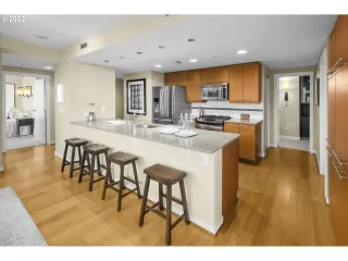 Photo #6: 24399888 Listing 