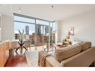 Photo #2: 24400469 Listing 