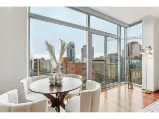 Photo #4: 24400469 Listing 