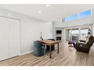 Photo #3: 24400512 Listing 