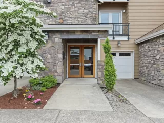 Photo #1: 24400923 Listing 