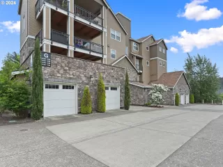 Photo #2: 24400923 Listing 