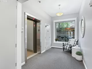 Photo #4: 24400923 Listing 