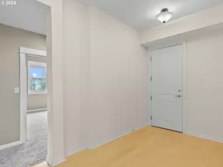 Photo #6: 24400923 Listing 