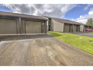 Photo #2: 24401278 Listing 