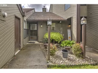 Photo #4: 24401278 Listing 