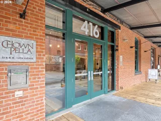 Photo #3: 24401931 Listing 