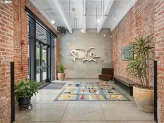 Photo #4: 24401931 Listing 