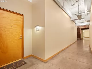 Photo #6: 24401931 Listing 