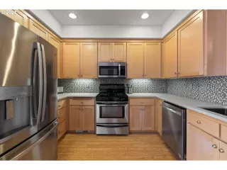 Photo #6: 24402085 Listing 