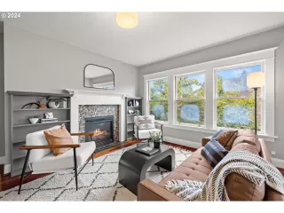 Photo #3: 24403905 Listing