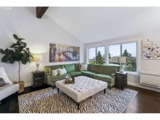 Photo #3: 24404127 Listing