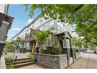 Photo #1: 24404499 Listing