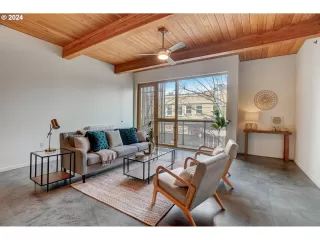 Photo #3: 24404560 Listing 