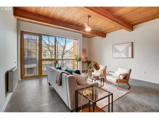 Photo #4: 24404560 Listing 