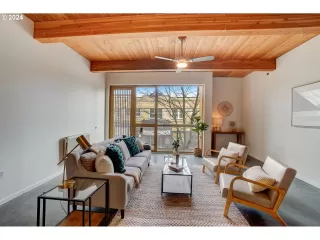 Photo #5: 24404560 Listing 