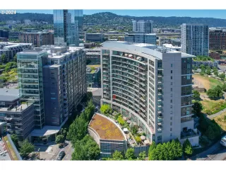 Photo #2: 24404972 Listing 