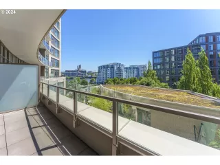 Photo #3: 24404972 Listing 