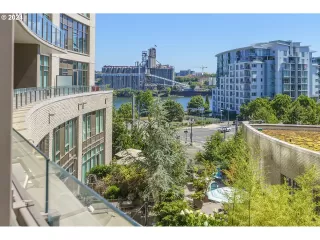 Photo #4: 24404972 Listing 