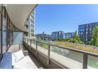 Photo #6: 24404972 Listing 