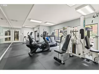 Photo #2: 24405280 Listing 