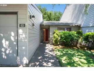 Photo #3: 24406244 Listing