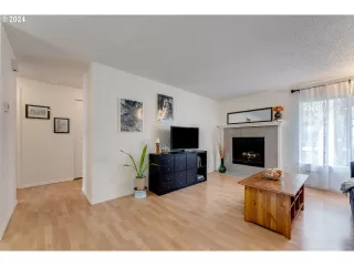 Photo #5: 24406360 Listing 
