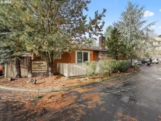 Click for more information on MLS # 24406387 : 2531 SW SPRING GARDEN ST 17 More Details about MLS # 24406387 : 2531 SW SPRING GARDEN ST 17