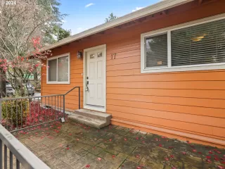 Photo #3: 24406387 Listing