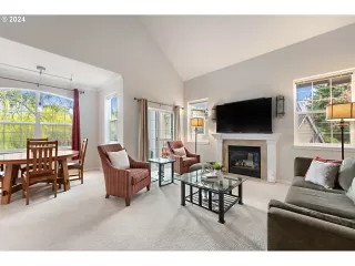 Photo #5: 24406504 Listing 