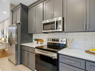 Photo #6: 24407137 Listing