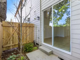Photo #5: 24408027 Listing
